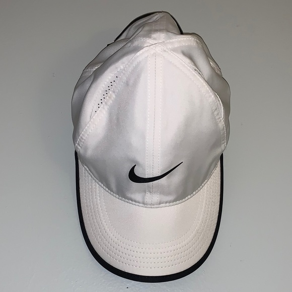 New Nike Feather Light Dri-Fit Hat